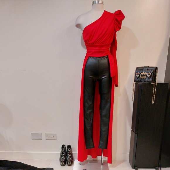 AKIRA Tops - 💥WOW FACTOR!💥 One Shoulder Asymmetric Top in Red